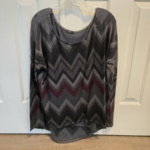 ENTI Chevron Long Sleeve Top